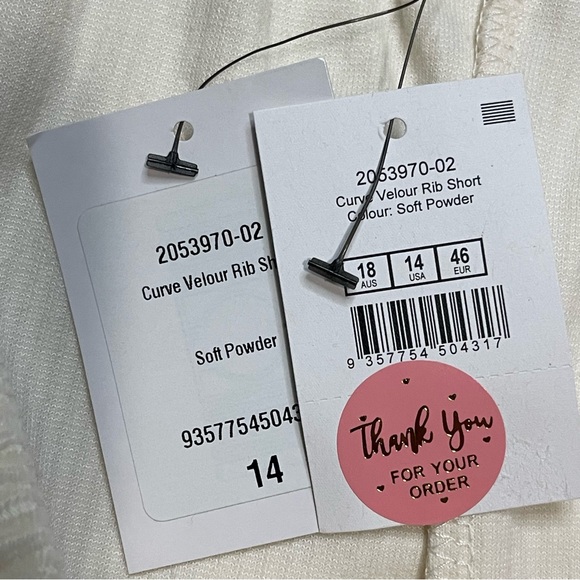 Cotton On Curve Womens Corduroy Elastic Waist Shorts - Cream, Size 14, New - Picture 11 of 13